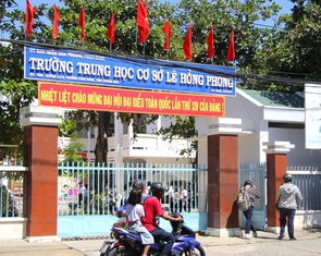 Bị tố lạm thu, Trường THCS Lê Hồng Phong (Khánh Hòa) nói 'phụ huynh tự nguyện'