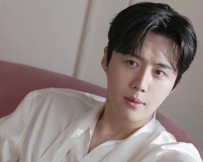 Kim Seon Ho xin lỗi vì trốn thuế