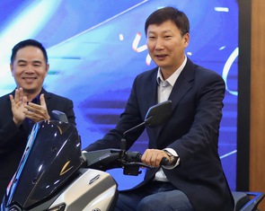 Đội tuyển U23 Việt Nam được tặng xe máy