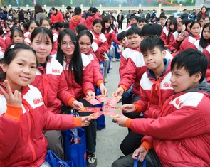 1.000 học sinh khó khăn ở Lạng Sơn đón Tết sớm từ chương trình 'Tết sẻ chia'