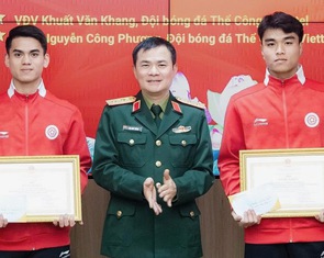 Văn Khang, Công Phương nhận bằng khen của Bộ trưởng Bộ Quốc phòng