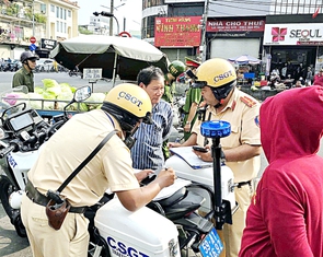 Vỉa hè cần trật tự bền vững