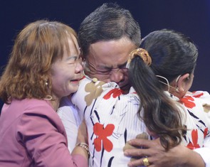 Như chưa hề có cuộc chia ly: Lạc chị khi đi xin ăn nuôi mẹ đang nằm viện