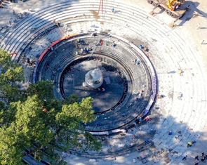 Tượng đài trong tim người thành phố