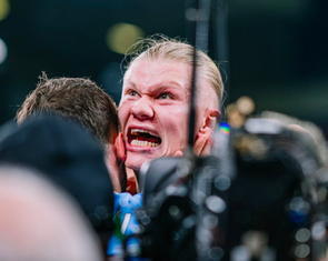 Man City thắng 'nghẹt thở' Liverpool trong trận cầu đầy tranh cãi