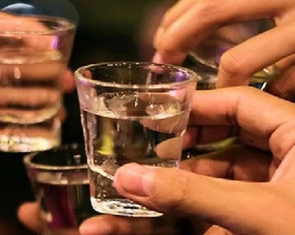 Tưởng mệt vì tất niên liên tục và vất vả dọn nhà đón Tết, không ngờ là dấu hiệu của đột quỵ