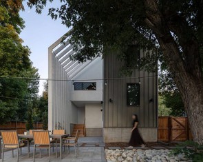 Ngôi nhà tiết kiệm năng lượng xây dựng từ vật liệu tái chế