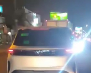 Tài xế ô tô 'độ' đèn hai bên thân xe gây chói mắt ở phường Bảy Hiền bị lập biên bản