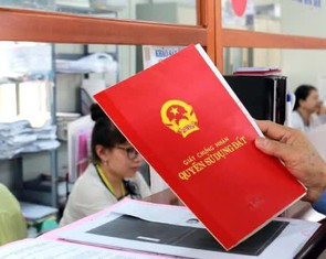 Làm sổ đỏ qua điện thoại, tại sao không?