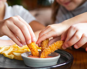 Trẻ ăn nhiều thực phẩm siêu chế biến dễ lo âu, hiếu động?