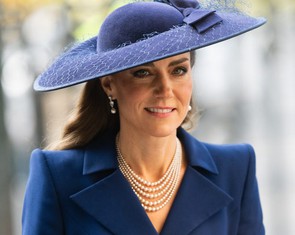 Vì sao công nương Kate Middleton thường đeo ngọc trai?