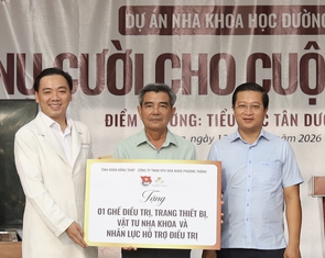Đưa ghế nha khoa vào trường học - bảo vệ nụ cười trẻ em