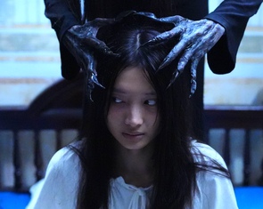 'Quỷ nhập tràng 2' bất ngờ vượt phim Tài lên top 1 phòng vé