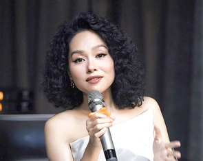 Hoàng Quyên trở lại với River