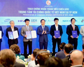 Trung tâm tài chính quốc tế Việt Nam: Có thể đi sau nhưng không về sau