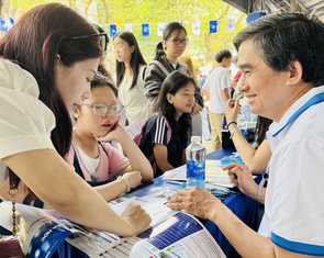 Hàng chục trường đại học quy đổi điểm IELTS, mỗi trường một kiểu