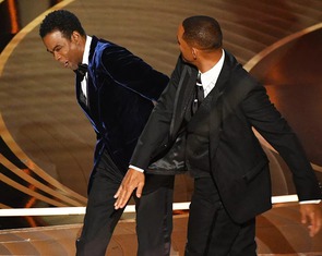 Will Smith tát Chris Rock và loạt bê bối khiến sao bị 'cấm cửa' khỏi Oscar, Grammy