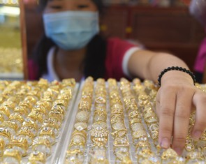 Chênh lệch giá vàng trong nước và thế giới lên đến 23,8 triệu đồng