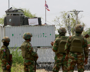 Thái Lan dựng hàng rào dọc biên giới, nói Campuchia đã chấp thuận