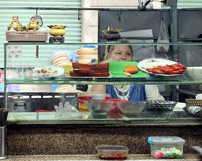 Hàng quán rục rịch tăng giá