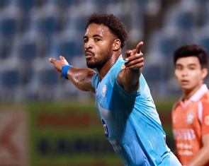 Xuân Son 'nổ súng' trước ngày tuyển Việt Nam gặp Bangladesh