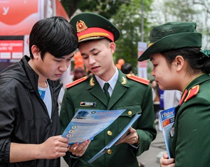 Sơ tuyển vào trường quân đội: Nhiều trường không xét tuyển thí sinh cận thị