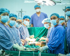 Lần đầu tại Việt Nam: Người được nhận gan lại hiến gan cho người bệnh khác