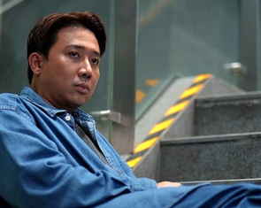 Thỏ ơi!! thu gần 400 tỉ đồng, liệu có vượt qua nổi Mai?