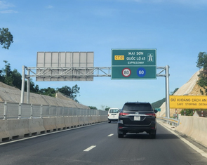 Giảm tốc độ tối đa trên một số đoạn tuyến cao tốc Bắc - Nam