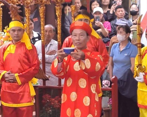 Đọc lời thề không tham nhũng trong Lễ hội Minh Thề