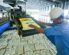 Bộ trưởng Trần Đức Thắng kêu gọi doanh nghiệp giảm giá phân bón, thức ăn chăn nuôi