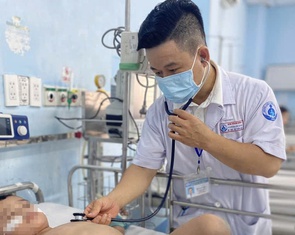 Tay chân miệng 'vào mùa', bác sĩ cảnh báo không chủ quan