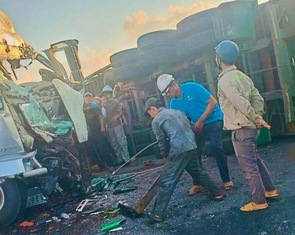 Tai nạn giữa xe tải và xe container, 1 tài xế thiệt mạng