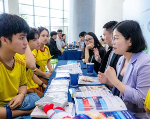 Trường đầu tiên ở TP.HCM công bố điểm sàn xét tuyển đại học 2026