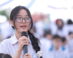 Học sinh Hải Phòng 'hỏi khó' chọn ngành: Học ứng dụng hay nghiên cứu, có bị AI cướp nghề?