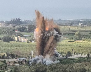 Tin tức thế giới 23-3: Mỹ phá hủy công sự Iran ven Hormuz; Giá dầu thế giới tăng