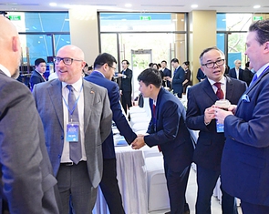 Ngân hàng, doanh nghiệp 'đổ bộ' vào các trung tâm tài chính quốc tế: Gia tăng khả năng thu hút vốn