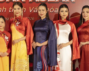 Áo dài Việt Nam trở thành cầu nối với bạn bè ASEAN
