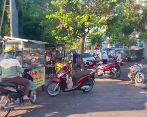 Phan Rang phát thông báo xử lý nghiêm buôn bán lấn chiếm lòng lề đường