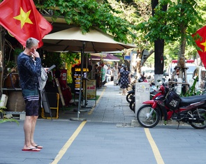 Vỉa hè Đà Nẵng trước giờ siết lệnh cấm buôn bán