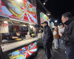 Vì sao chợ đêm Đài Loan giữ được sức hút với du khách?