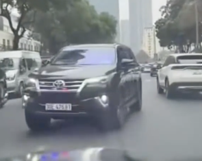 Tự ý lắp đèn ưu tiên trên ô tô, tài xế bị phạt 5 triệu đồng