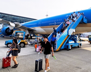 Hàng không tính giảm chuyến bay nội địa, giá vé quốc tế thêm áp lực