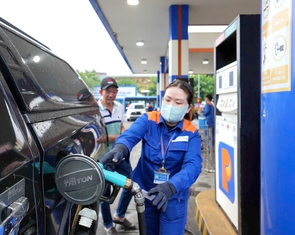 Bộ Công Thương: Nhiều biện pháp bình ổn, giá xăng dầu Việt Nam thấp hơn đáng kể các nước lân cận
