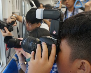 200 thí sinh thi chung kết ảnh Tuổi Xanh tại cảng cá Bình Châu