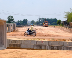 Đường Hồ Chí Minh qua Tây Ninh thi công cầm chừng vì thiếu nhiên liệu