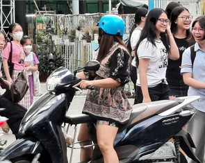 Dạy thêm, học thêm: Siết vẫn 'nóng' vì gốc rễ là thi cử và bằng cấp