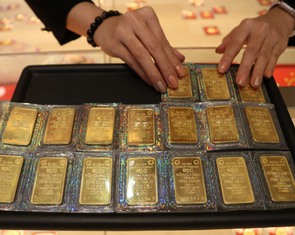 Giá vàng bật tăng mạnh