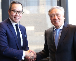 Quỹ quản lý tài sản lớn nhất thế giới cùng nhiều tập đoàn Mỹ đề xuất cơ chế cho trung tâm tài chính