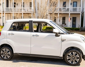 Xe điện mini chở 4 người, đi 137 km/sạc, tốc độ ngang xe máy học sinh nhưng giá bán là vấn đề